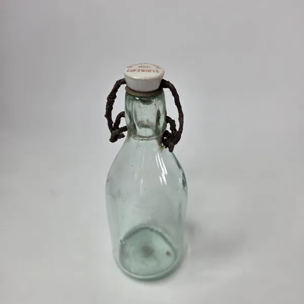 Luftwaffe spritflaska / flaskstängsel med porslinspropp, 1930/40-tal