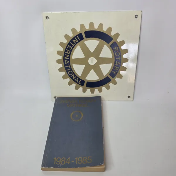 Vintage Rotary International Emaljskylt & Svensk Matrikel (1984–1985) – Samlarobjekt