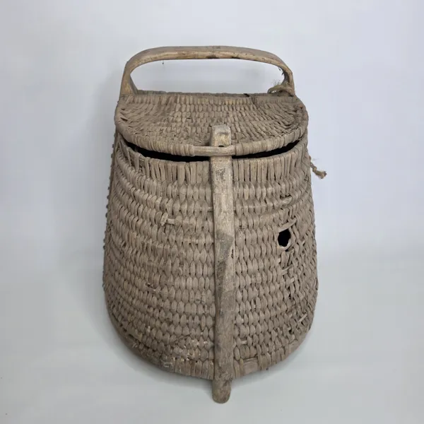 FISKEKORG/PIMPELSTOL, rotning/trä. 1900-tal.
