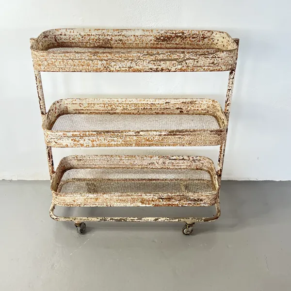 Rullvagn med Hyllor i Industristil – Vintage med Rustik Patina