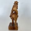 Handsnidad träskulptur – Detaljrik figurin i vackert trä, 1912 I.C.