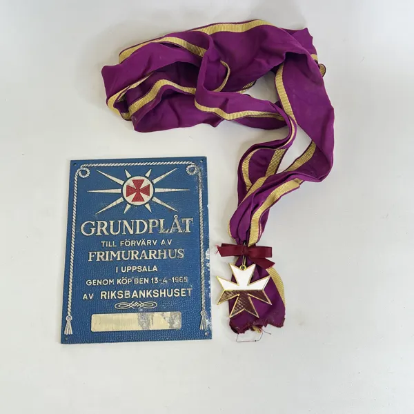 Minnesplåt / Grundplåt samt frimurarorden: Inköp av Frimurarhuset i Uppsala – 1965