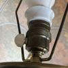 Bordslamp / Bordslampa i porslin och mässing med skärm – Neo-stil