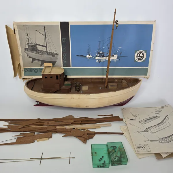 BILLING BOATS (VHT DANMARK). Äldre modelblbåt trä.