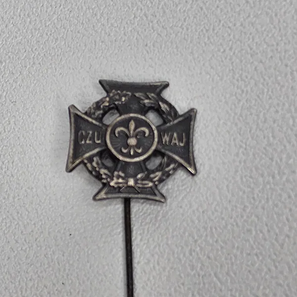 POLSK Scoutnål/Scoutkors "KRYZ HARCERSKI". POLAND - "CZU WAJ"